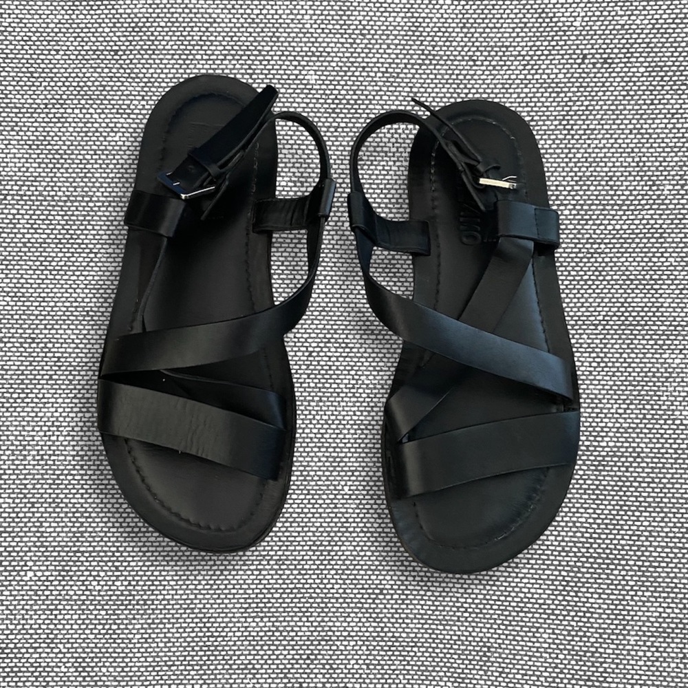 Salvatore Ferragamo Nostro Leather Strap Sandals
